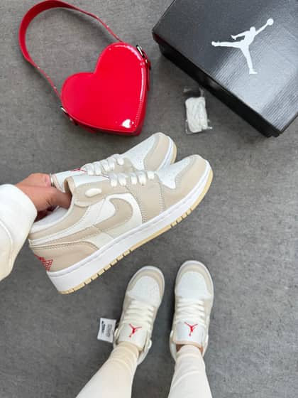 Tênis Jordan low 01