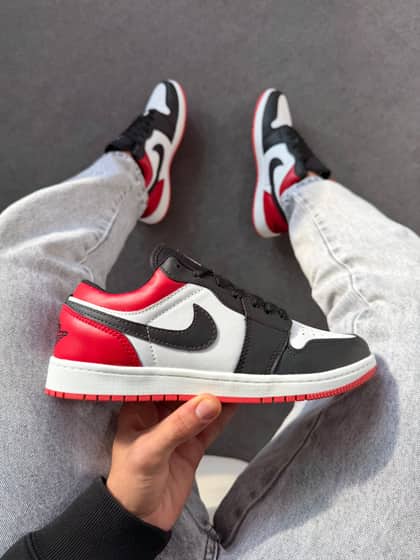 Tênis Jordan low 01